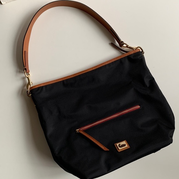 DOONEY & BOURKE Like New Wayfarer Lightweight Nylon Bucket Bag - Picture 4 of 16